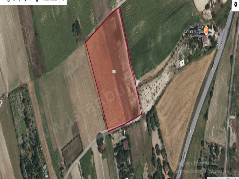 Arnavutköy Sazlıbosna Satılık Arsa , 350 m2 Yolu Var Merkezde 