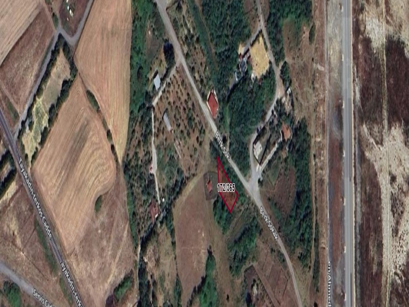 Arnavutköy Tayakadın Satılık Arsa , 427 M2 Müstakil  Merkezde Yolu Var 