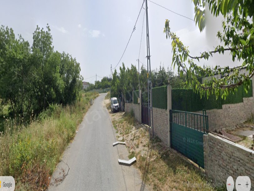 Arnavutköy Taşolukta Satılık Arsa , 200 M2  Yolu Var Evlerin Yakını Hisseli İmarlı 