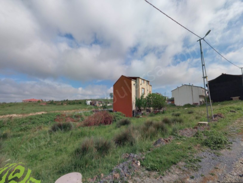 Arnavutköy Yavuzselim Mah Satılık Arsa , 227 m2 Cadde Cephe Müstakil  3 Kat İmarlı 