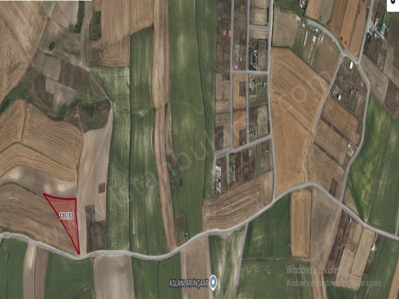 Arnavutköy Hacımaşlı  Satılık Arsa , 220 M2 Hisseli Yolu Var Evlerin Yakını 