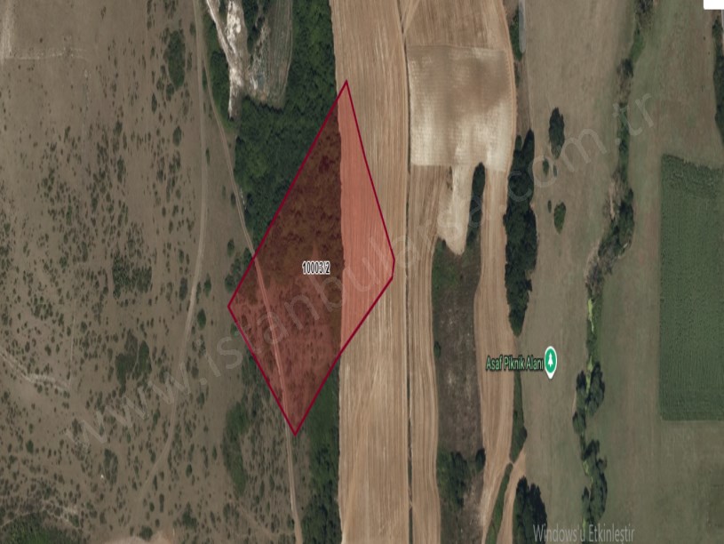 Arnavutköy Boyalıkta Satılık Arsa ,  935 M2 Hisseli Yolu Var İmarlı