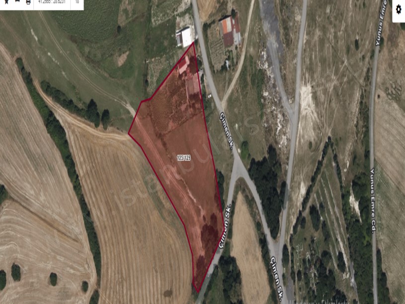 Arnavutköy Boyalıkta Satılık Arsa ,  203 m2 Yolu var Evlerin Yakını 