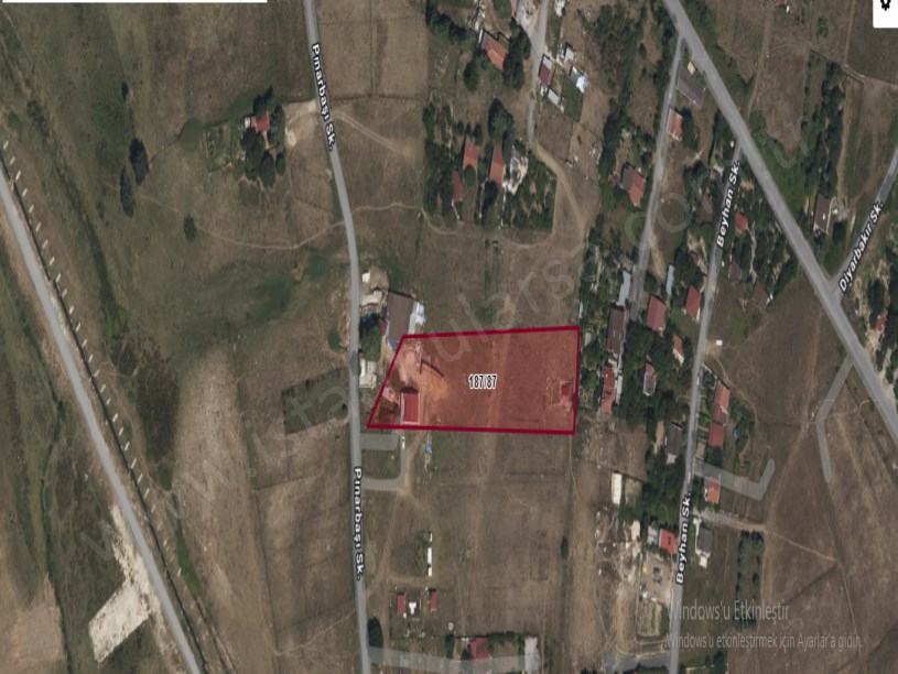 Arnavutköy Tayakadın Satılık Arsa , 302 M2 Evlerin Yakını Yolu Var Merkezde 