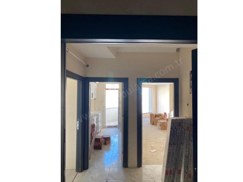 Arnavutköy Merkez Mh Satılık Daire  , 2+1 Cadde Cephe  2.Kat Sıfır