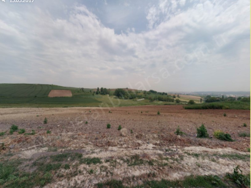 Arnavutköy Çilingirde Satılık Arsa , 2,200 m2 Hisseli Yolu Var Evlerin Yakını