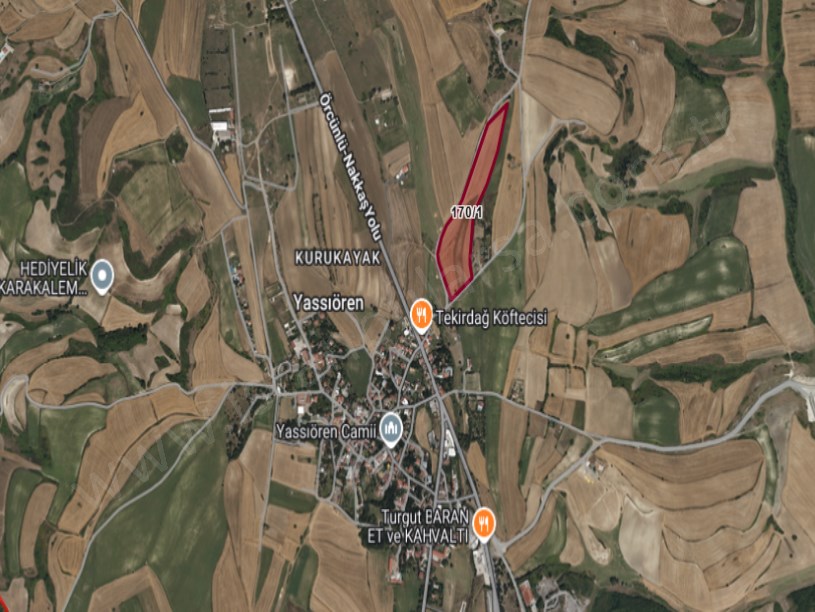 Arnavutköy Yassıörende Satılık Arsa ,4,088 M2 Yolu Var Evlerin Yakını Hisseli