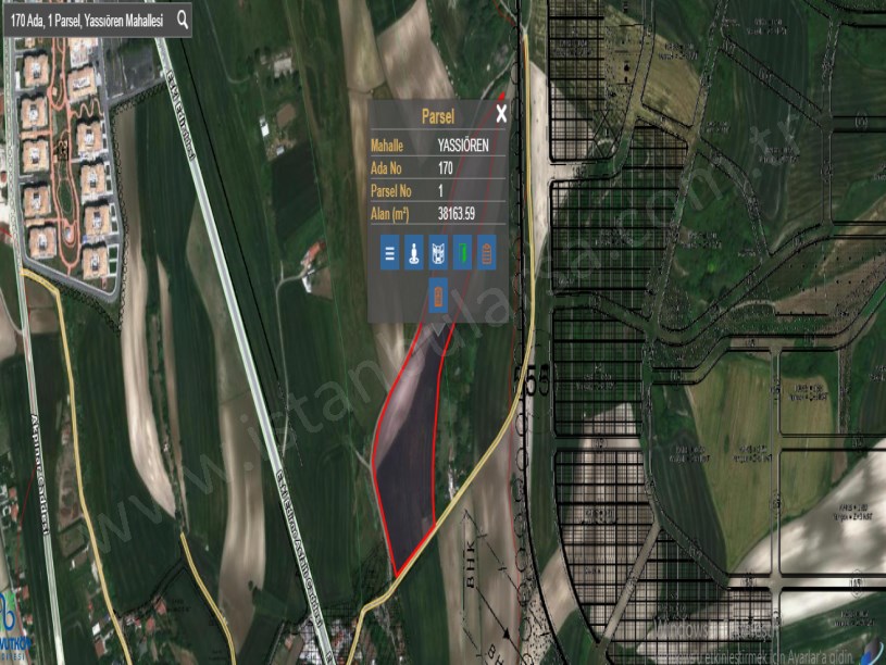 Arnavutköy Yassıörende Satılık Arsa ,4,088 M2 Yolu Var Evlerin Yakını Hisseli