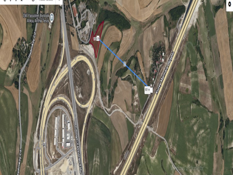 Arnavutköy Yassıörende Satılık Arsa , 957 M2 Yolu Var Evlerin Yakını Hisseli