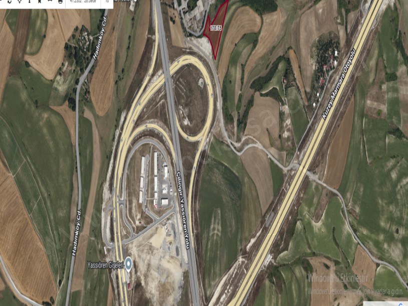 Arnavutköy Yassıörende Satılık Arsa , 957 M2 Yolu Var Evlerin Yakını Hisseli