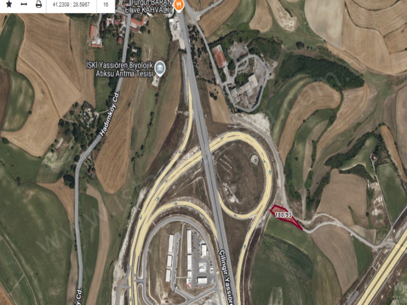 Arnavutköy Yassıörende Satılık Arsa , 418 M2 Hisseli Yolu Var 