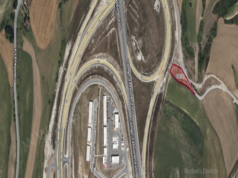 Arnavutköy Yassıörende Satılık Arsa , 418 M2 Hisseli Yolu Var 