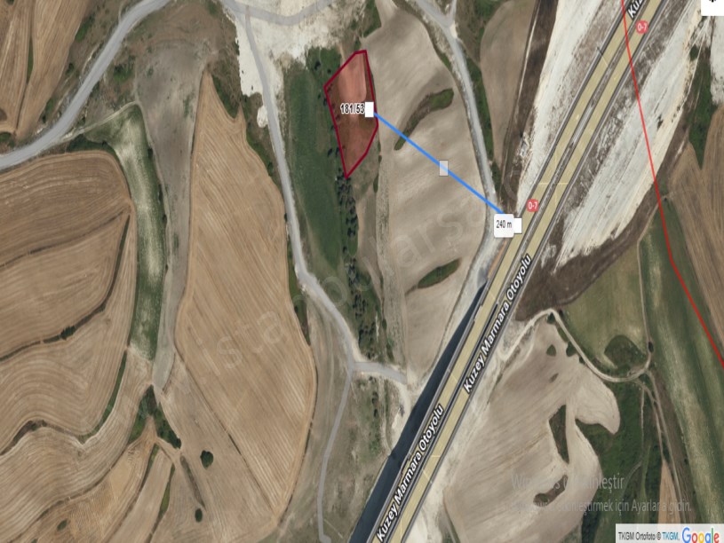 Arnavutköy Yassıörende Satılık Arsa , 533 M2 Hisseli Yolu Var