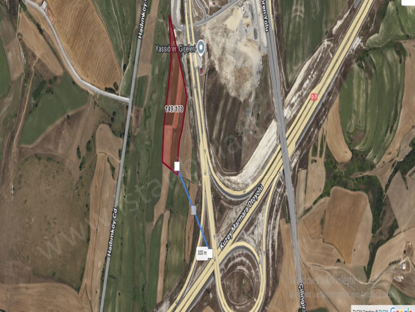 Arnavutköy Yassıörende Satılık Arsa , 3,045 M2 Yolu Var Hisseli Gişelere Yakın 