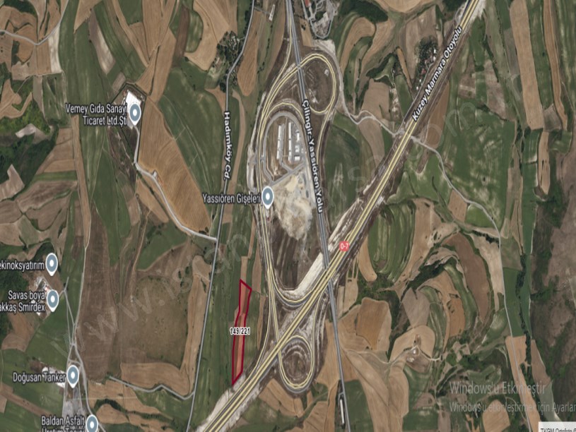 Arnavutköy Yassıörende Satılık Arsa , 2,695 M2 Otoyola Cephe Hisseli 