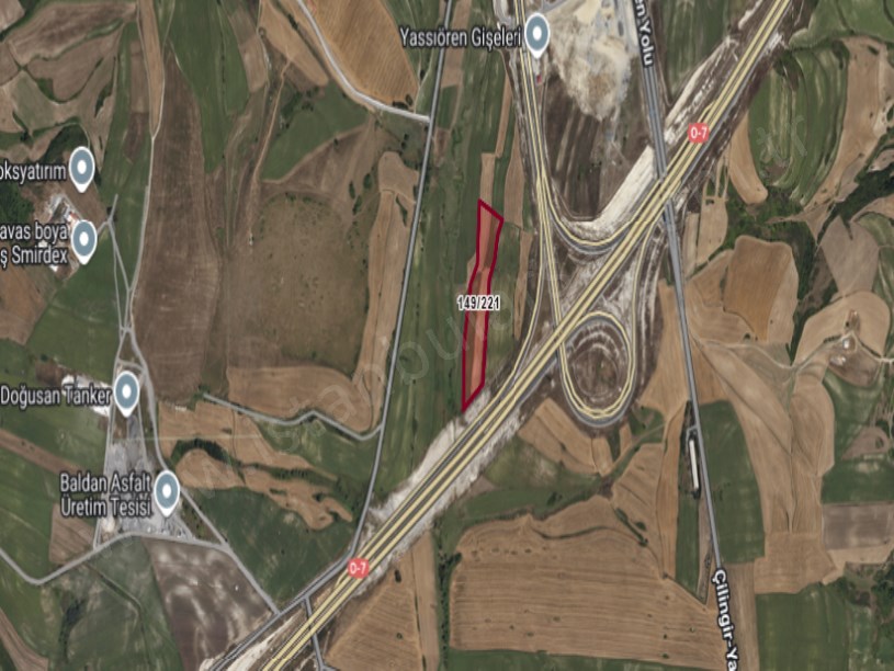 Arnavutköy Yassıörende Satılık Arsa , 2,695 M2 Otoyola Cephe Hisseli 