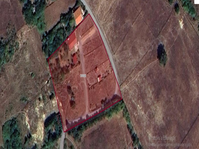 Arnavutköy Tayakadın Satılık Arsa , 160 M2 Cadde Cephe Yolu Var Evlerin Yakını