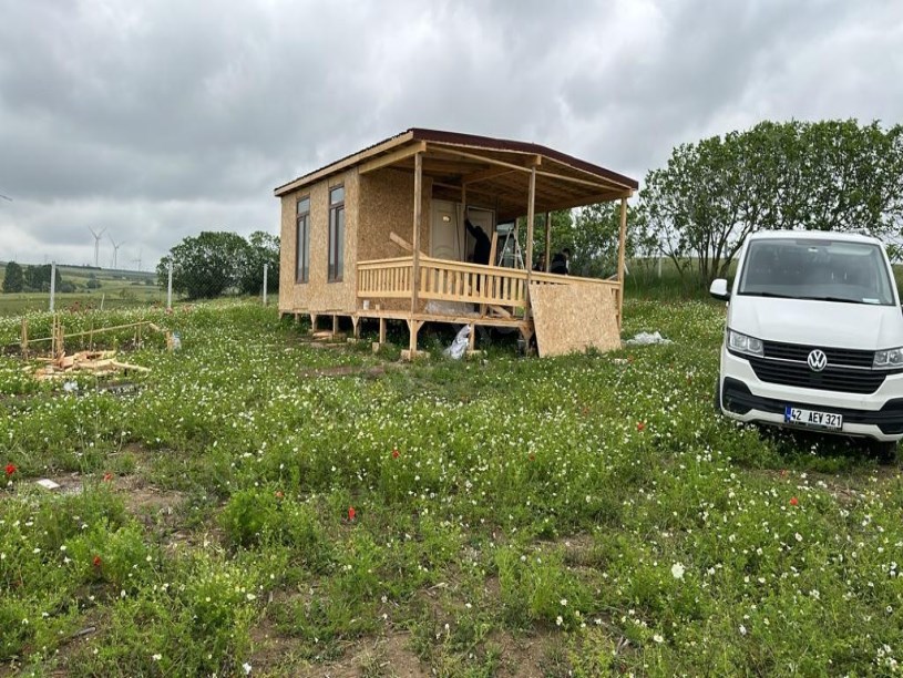 Silivri Fenerköyde Satılık Arsa , 6,590 M2 Yolu Var Hisseli