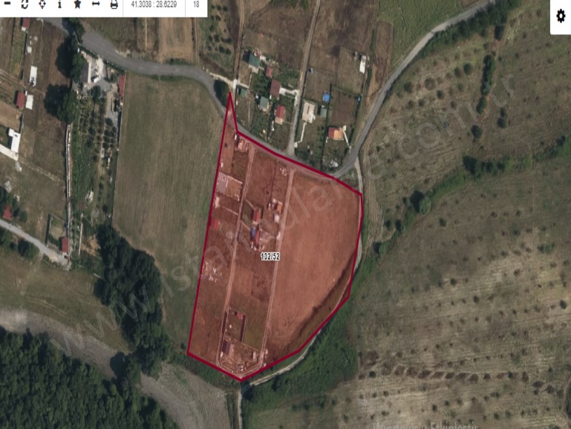  Arnavutköy Balabanda Satılık Arsa , 242 m2 Çaplı Yolu Var 