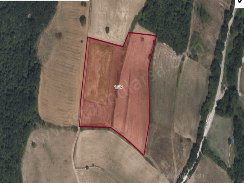 Çatalca Çiftlikköyde Satılık Arsa , 175 M2 Hisseli Yolu Var 