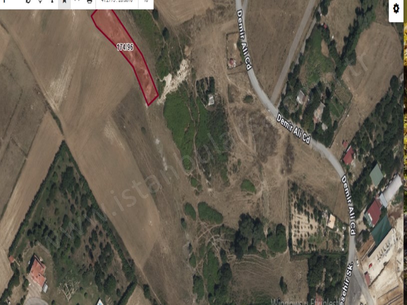 Arnavutköy Tayakadın Satılık Arsa , 200 M2 Hisseli Merkezde