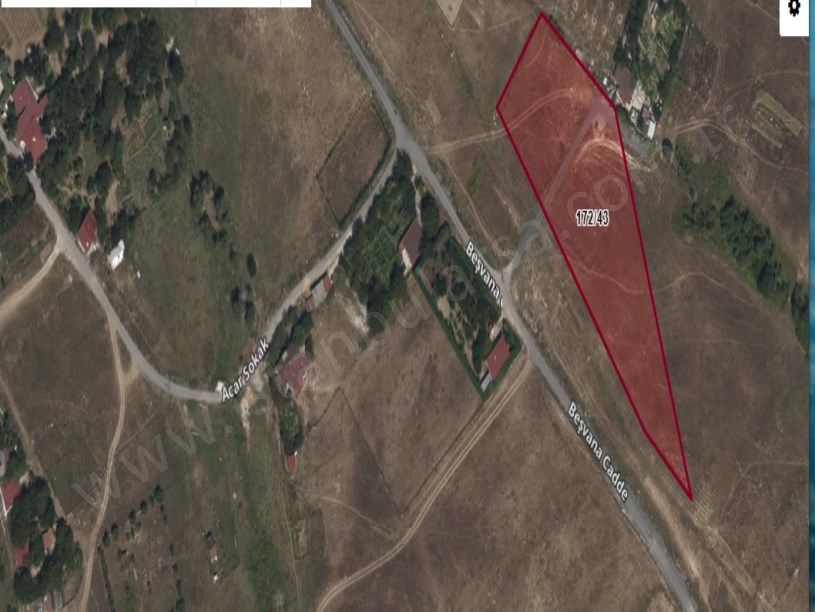 Arnavutköy Tayakadın Satılık Arsa , 148 M2 Caddeye Yakın Hisseli Yolu Var 