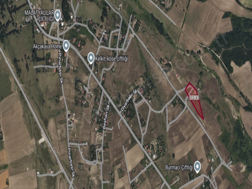 Arnavutköy Tayakadın Satılık Arsa , 148 M2 Caddeye Yakın Hisseli Yolu Var 