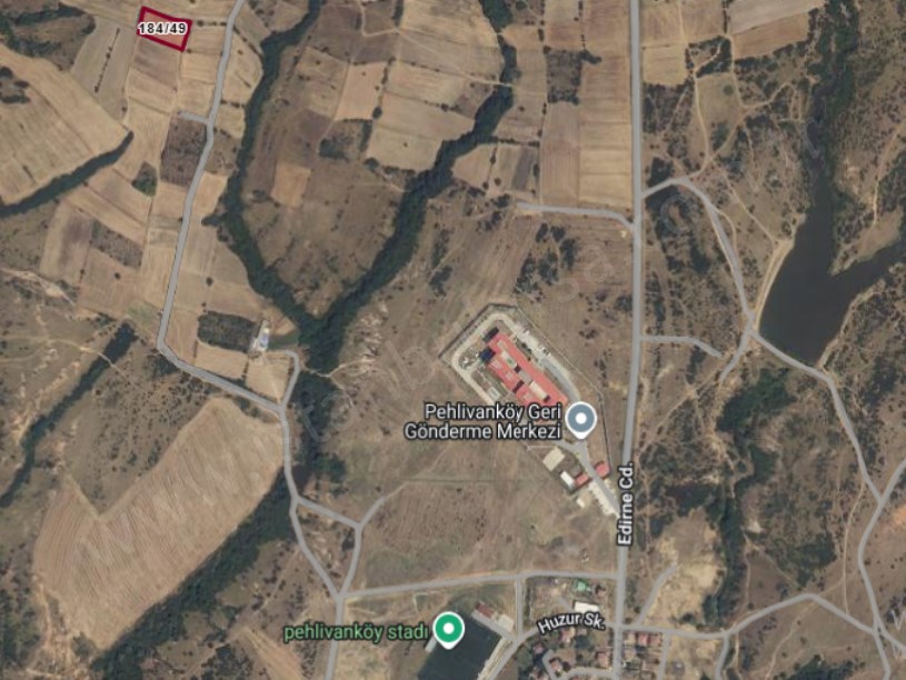 Kırklareli Pehlivanköy Kazımdirik Mah Satılık Arsa , 366 m2 Çaplı Yolu var 