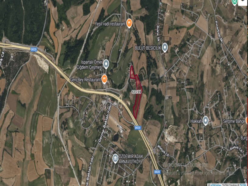 Arnavutköy Baklalıda Satılık Arsa ,  518 m2 Yolu Var Merkezde Cadde Cephe 