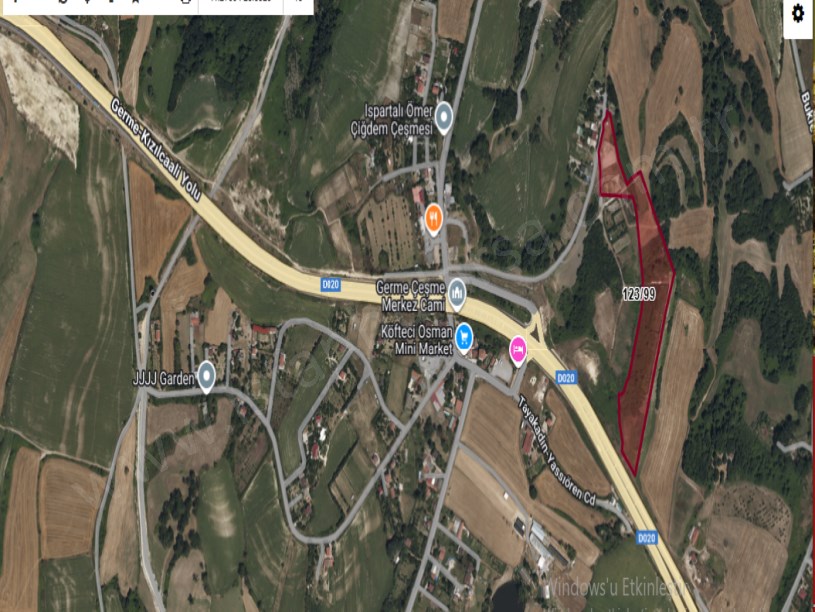 Arnavutköy Baklalıda Satılık Arsa ,  518 m2 Yolu Var Merkezde Cadde Cephe 