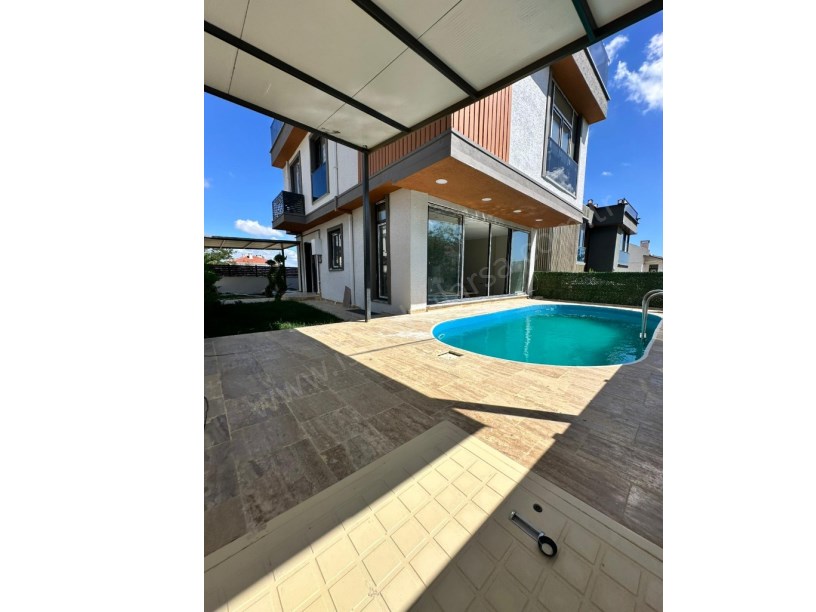 Silivri Selimpaşa Mh Satılık Villa  , Sıfır Lüks Havuzlu 
