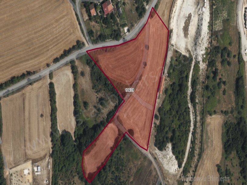  Arnavutköy Balabanda Satılık Arsa , 242 M2 Cadde Cephe  Merkezde 