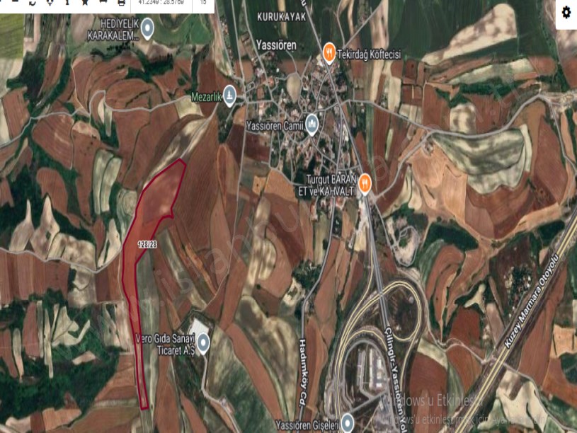 Arnavutköy Yassıörende Satılık Arsa , 968 m2 Hisseli Yolu Var 