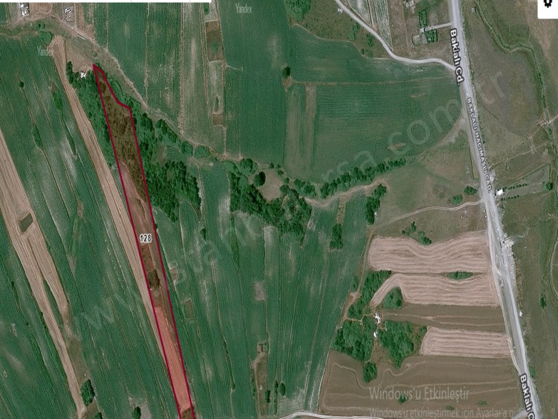 Arnavutköy Haraççıda Satılık Arsa , 275 M2 Yolu Var Merkezde İmarlı 