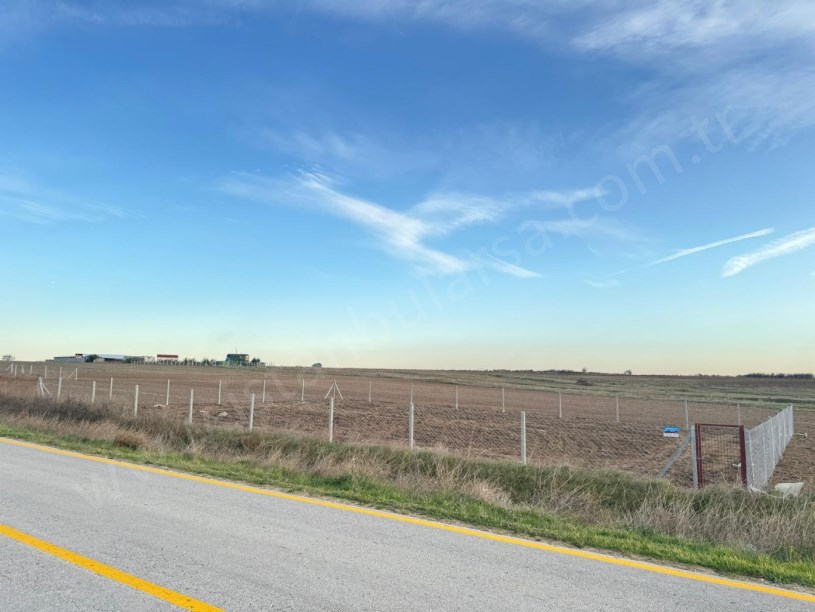 Tekirdağ Saray Yuvalıda Satılık Arsa  , 630 m2 Cadde Cephe  Hisseli Çevrili Çaplı 