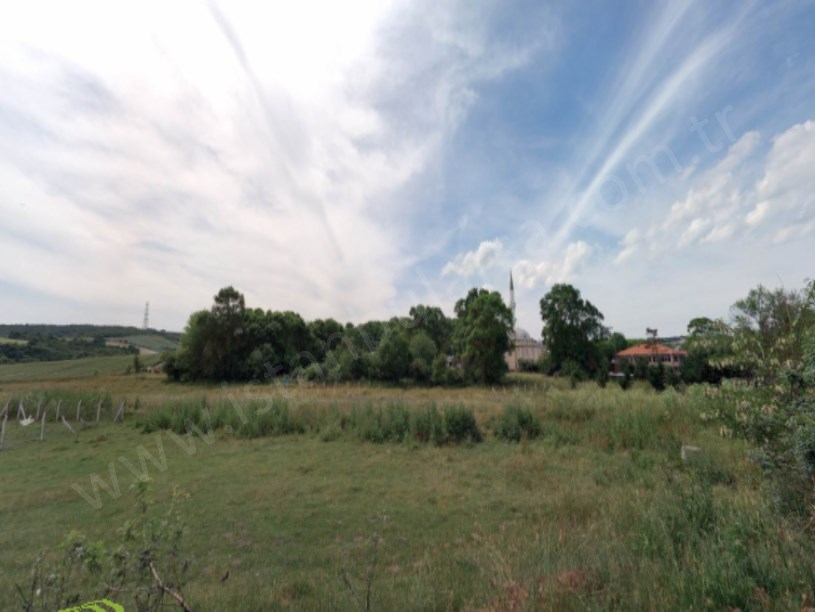  Arnavutköy Boyalıkta Satılık Arsa  , 786 M2 Merkezde Yolu Var İmarlı 