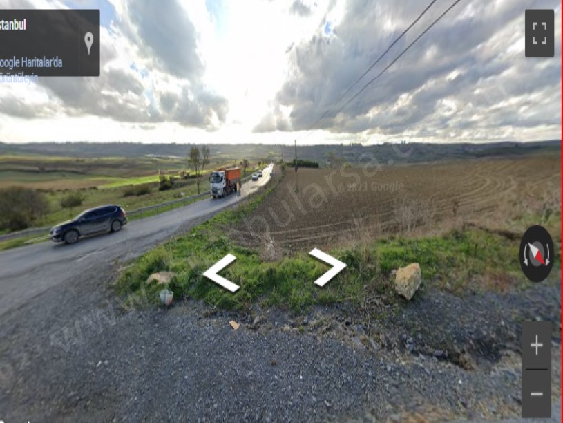 Arnavutköy Çilingirde Satılık Arsa , 467 m2 Cadde Cephe Hisseli Yolu Var 