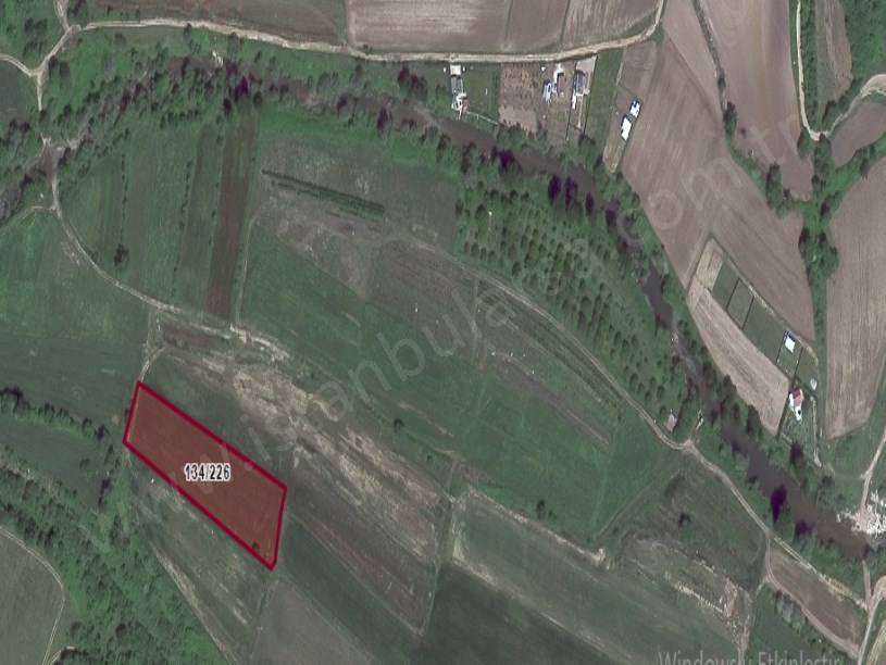 Çatalca Karacaköyde Satılık Arsa , 560 M2 Yolu Var