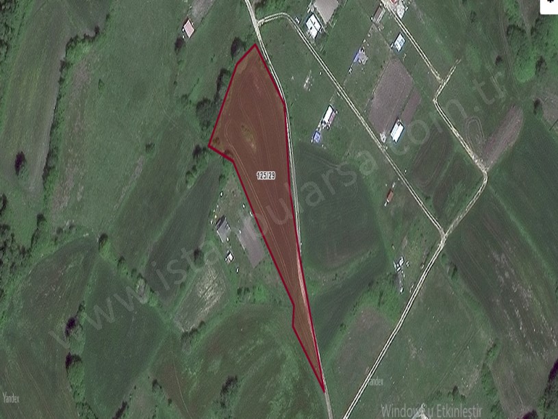 Çatalca Çiftlikköyde Satılık Arsa , 202 M2 Hisseli Yolu Var Evlerin Yakını 