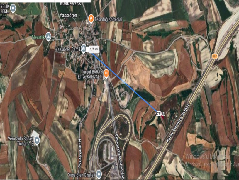 Arnavutköy Yassıörende Satılık Arsa , 647 M2 Yolu Var Müstakil Merkezde