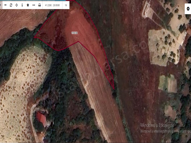 Arnavutköy Yassıörende Satılık Arsa , 647 M2 Yolu Var Müstakil Merkezde