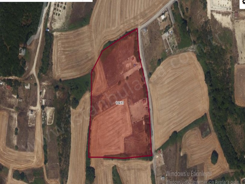  Arnavutköy Balabanda Satılık Arsa , 453 M2 Yolu Var Çevrili  