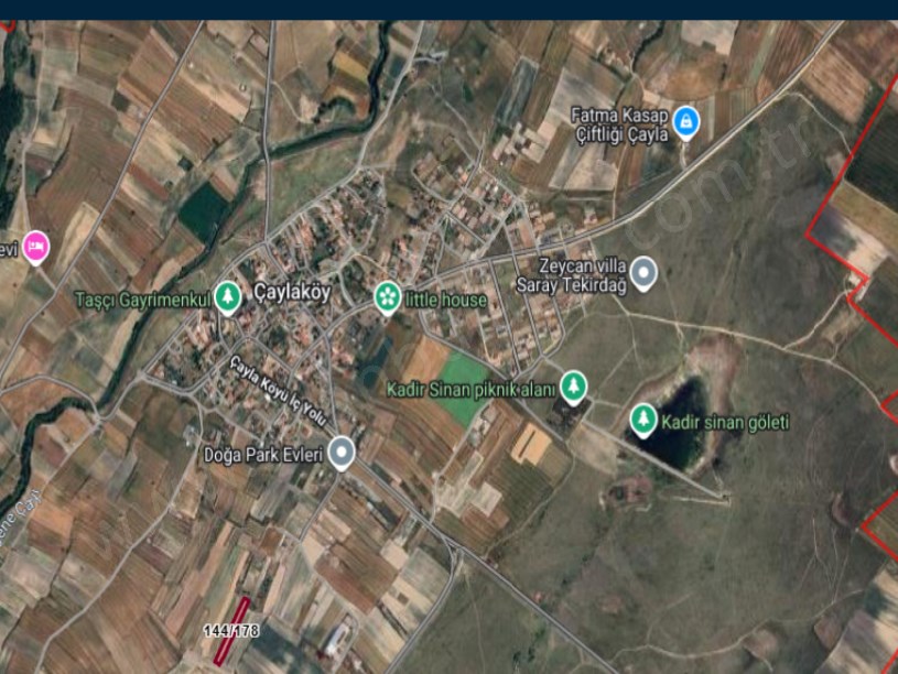 Tekirdağ Saray Çaylada Satılık Arsa , 843 m2 Yolu Var Evlerin Yakını 