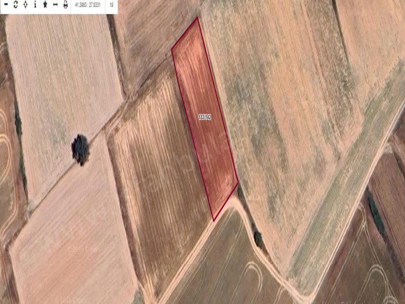 Tekirdağ Saray Kurtderede Satılık Arsa , 735 M2 Hisseli Yolu Var 