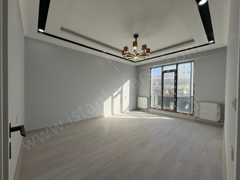 Arnavutköy Merkez Mh Satılık Daire , 2+1 Sıfır Lüks Site İçinde 