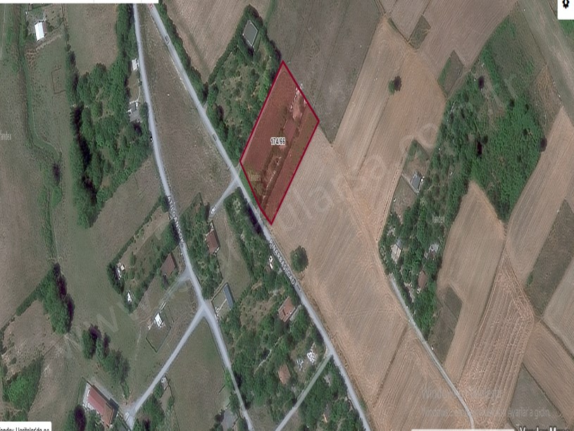 Arnavutköy Tayakadın Satılık Arsa , 868 M2 Merkezde Cadde Cephe Hisseli 
