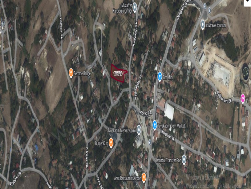 Arnavutköy Tayakadın Satılık Arsa , 587 M2 Merkezde İçerisinde Bahçeli Ev var