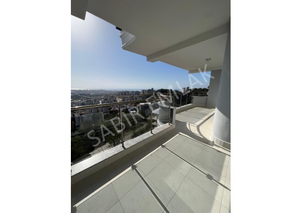 Çıplaklı Mah. Alanya Satılık Daire |  3+1 Oda | 245M2 7.900.000Tl  Krediye Uygun  | 5. Kat | Klima | 3 Banyo | 3 Yatak Odası Resim-1