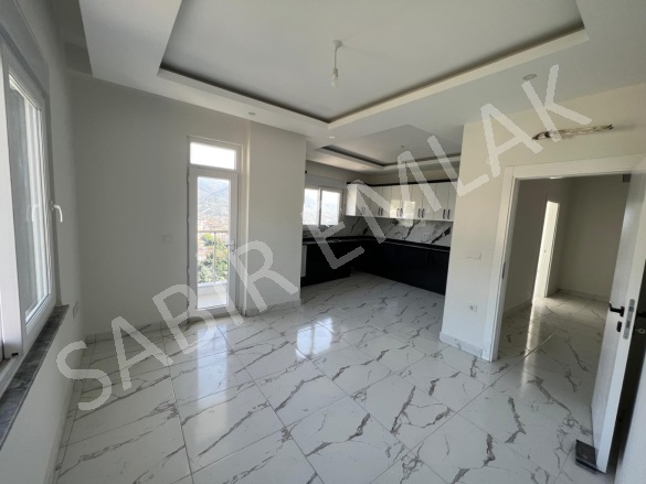 Çıplaklı Mah. Alanya Satılık Daire |  3+1 Oda | 245M2 7.900.000Tl  Krediye Uygun  | 5. Kat | Klima | 3 Banyo | 3 Yatak Odası Resim-2