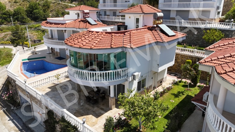Kargıcak Mah. Alanya Acil Satılık Villa |  3+1 Oda | 240M2 225.000€  Krediye Uygun  Eşyalı  | Villa | Klima | 3 Banyo | 3 Yatak Odası Resim-1